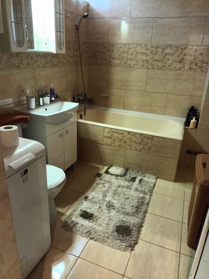 Casă individuală cu 3 camere cu Canalizare în Bâlc
