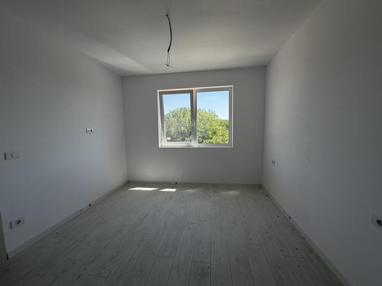 Apartament cu 3 camere decomandat în Giroc