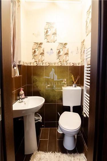Casă individuală cu 5 camere cu Canalizare în Buziașului