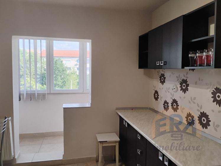 Apartament cu 3 camere decomandat în Rogerius
