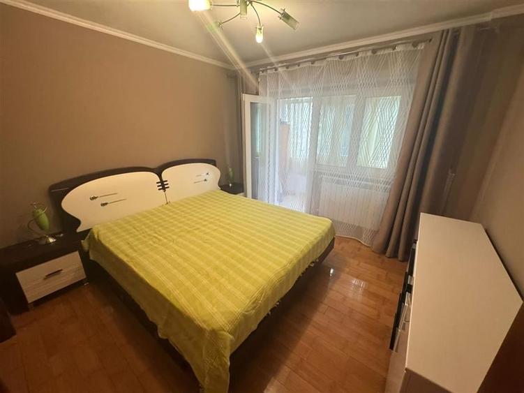 Apartament cu 3 camere decomandat, mobilat în Ultracentral