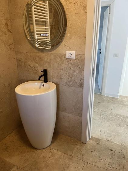 Casă cu 4 camere în Exterior Vest