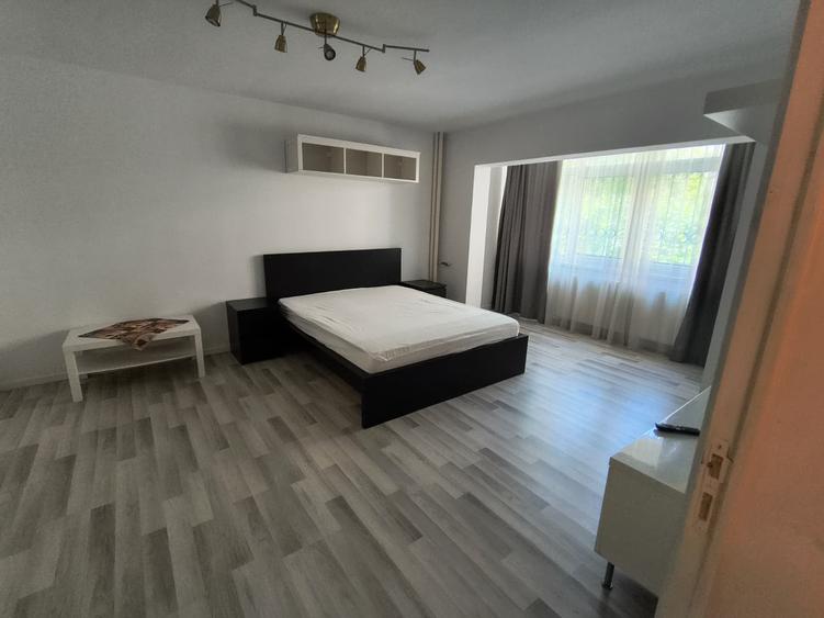 Garsonieră decomandată, mobilată în Dristor