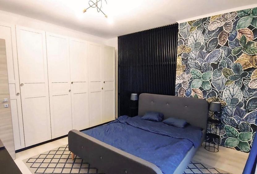 Apartament cu 3 camere decomandat, mobilat în P-ța Unirii