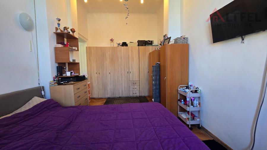Apartament cu 3 camere semidecomandat în Central