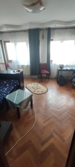 Garsonieră decomandată în Romană