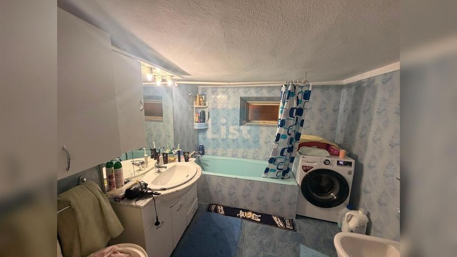 Casă cu 3 camere cu Teren 790 Mp în Central