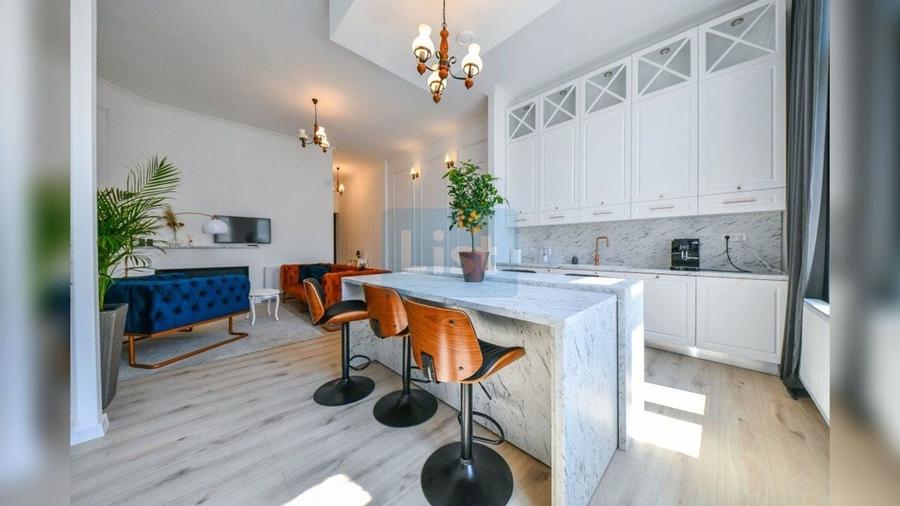 Apartament cu 3 camere semidecomandat în Ultracentral