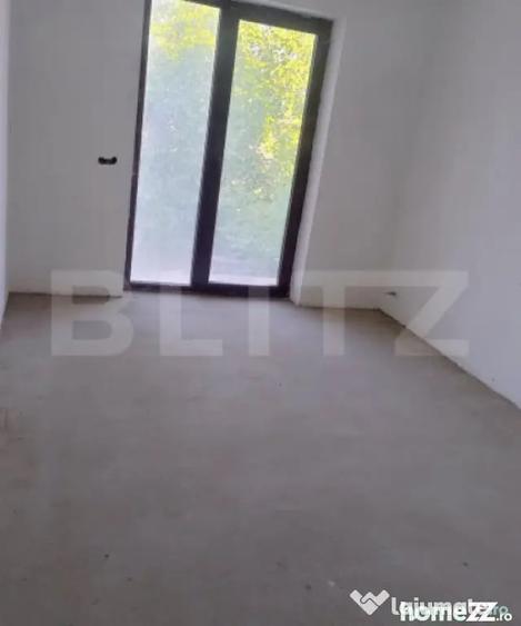 Casă cu 5 camere cu Teren 560 Mp în Urișor