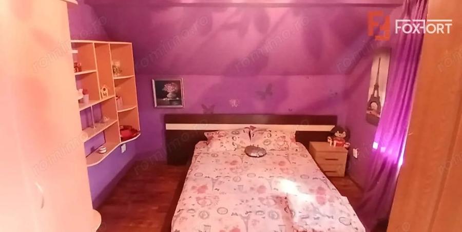 Casă cu 5 camere cu Teren 845 Mp în Sânmihaiu Român
