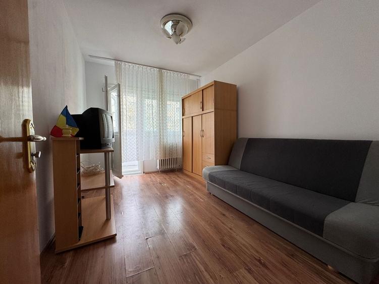 Apartament cu 3 camere semidecomandat, mobilat în Obor