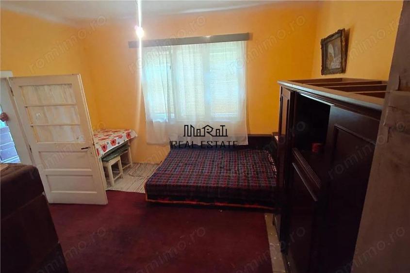 Teren generos si casa din caramida in satul istoric Tebea - 15