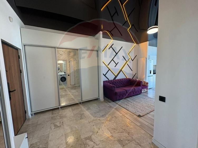 Vanzare Apartament cu 3 camere lux cu vedere la lac in zona Tomis Nord - 1