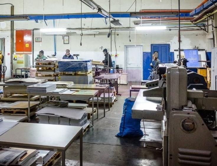 Hală producție Ambalaje Carton și casă locuibilă la 25km de București