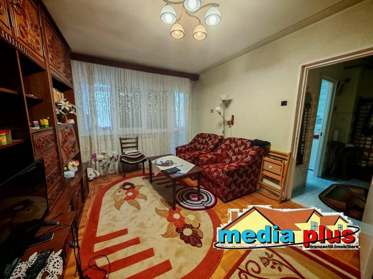 De  vânzare apartamet cu 2 camere Micro 16 - 2