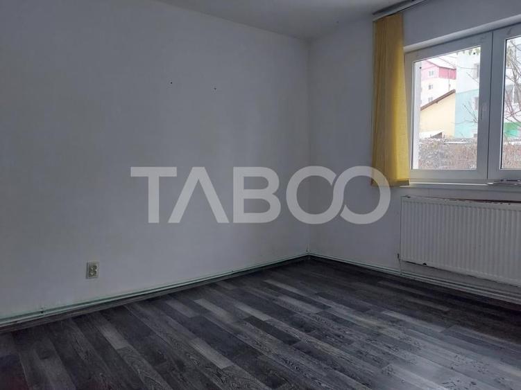 Apartament 2 camere decomandate 35 mp parter Cisnadie - 10