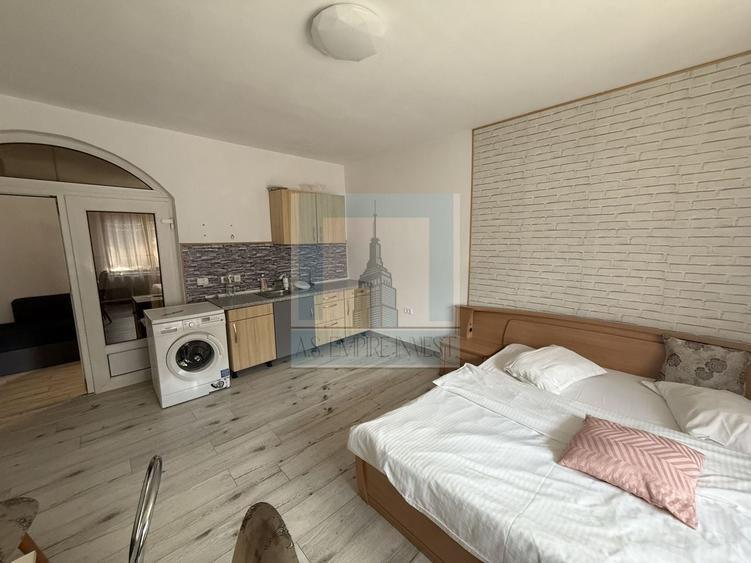 Casa 10 camere, 5 bai, 380 mp teren - zona Astra - 7