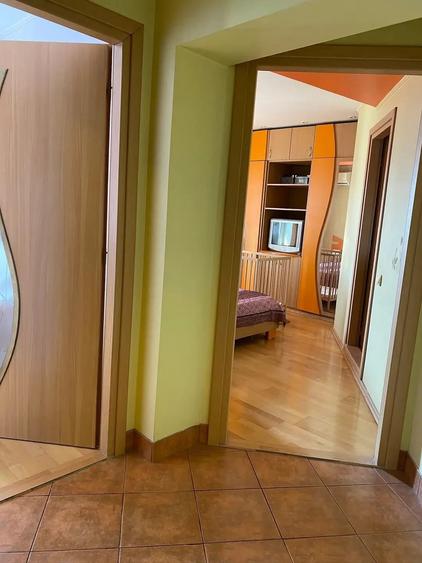 3 camere 13 septembrie sebastian bloc din 1990 hol H - 8