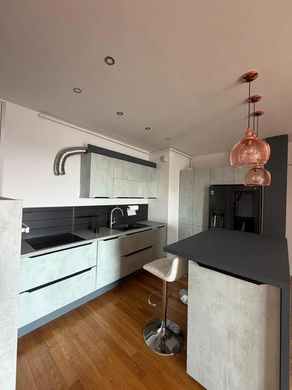 Apartament cu 4 camere decomandat în Floreasca