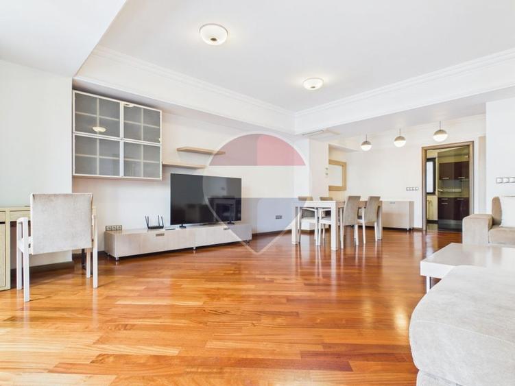 Apartament cu 2 camere decomandat, mobilat în P-ța Romană