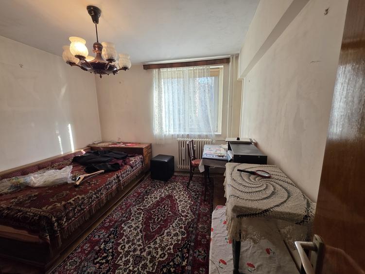 Titan, 10 minute metrou Costin Georgian, la piata Minis, 2 gr sanitare - 14