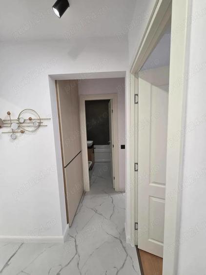 De vanzare apartament cu 4 camere, 2 bai , etajul 2, situat ultracentral - 13