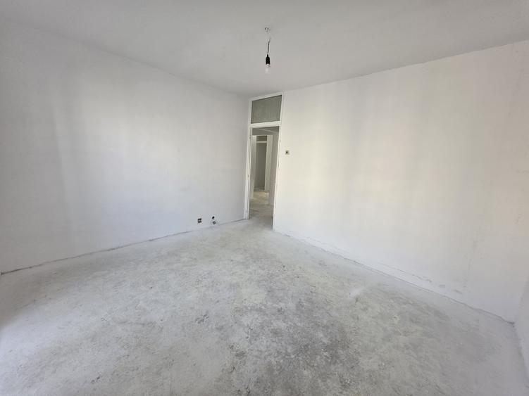 Calea Vitan, vav mall Vitan, bloc 1987, stradal, bloc reabilitat - 9