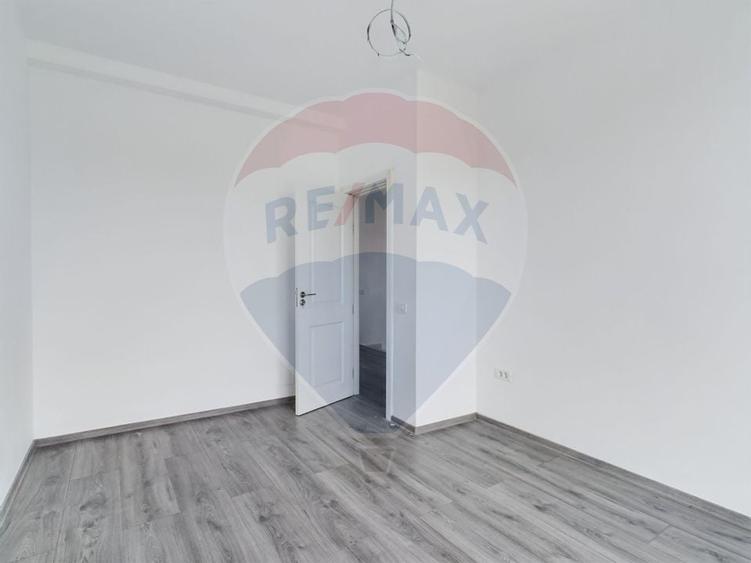 Casa de vanzare + teren 1000 mp - 7