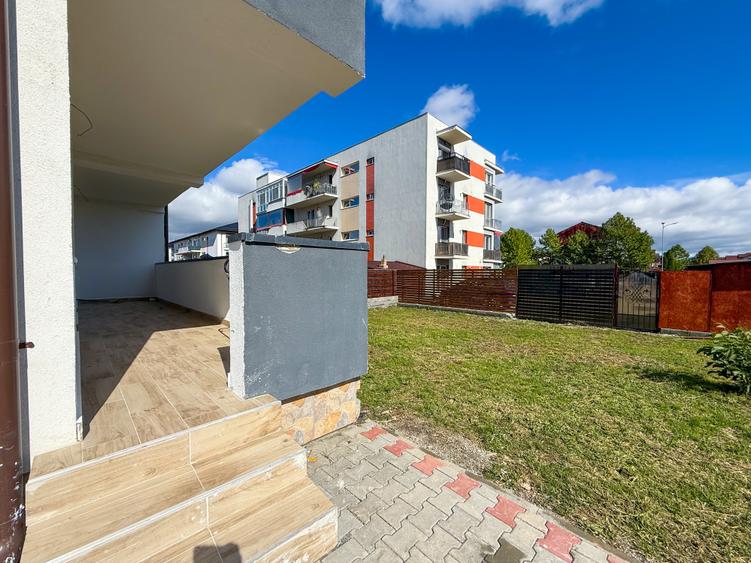 Apartament 2 Camere Parter  Curte de 347 Mp Sanpetru - 1