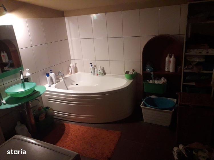 Casă cu 5 camere cu Teren 500 Mp în Domnești