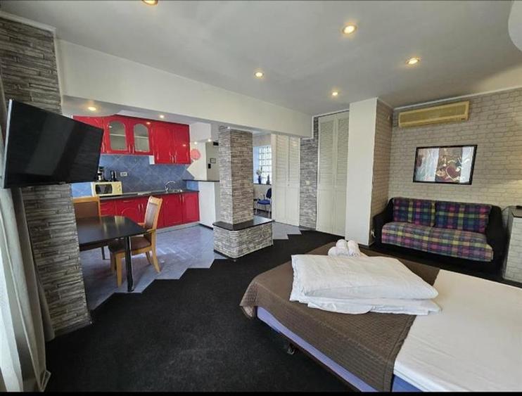 Garsoniera, Piata Unirii - 2