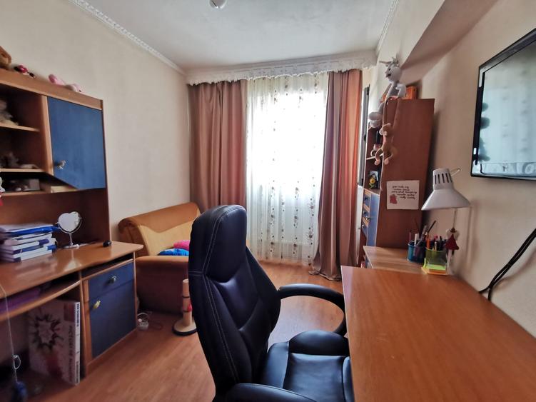 De vânzare – Apartament cu 3 camere, decomandat, Micro 18 - 5