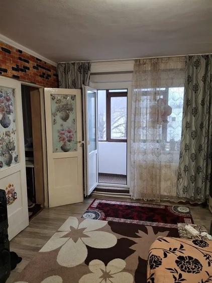 Apartament cu 2 camere, decomandat, zona Tatarasi - 2