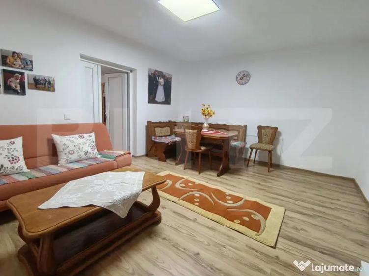 Casa cu 3 camere ?i teren in suprafa?a de 2000 mp - 1