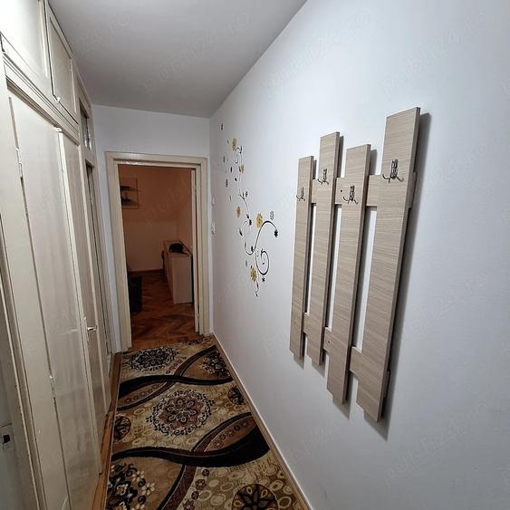 Garsonieră decomandată în Girocului