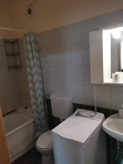 Inchiriez ap 2 camere zona Intim la casa ,250 - 2