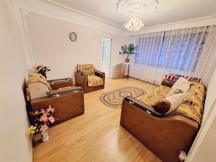 Apartament 2 camere, mobilat si utilat, etaj 2, zona Cora - 1