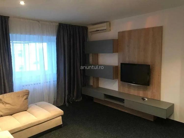 Lacul Tei, Maica Domnului vav Parc Tei Lacul Tei, Maica Domnului vav Parc Tei