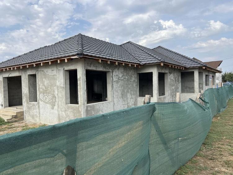 Peciu Nou Casa individuala pe parter, teren 950 mp, racordata la apa, gaz si curent - 5