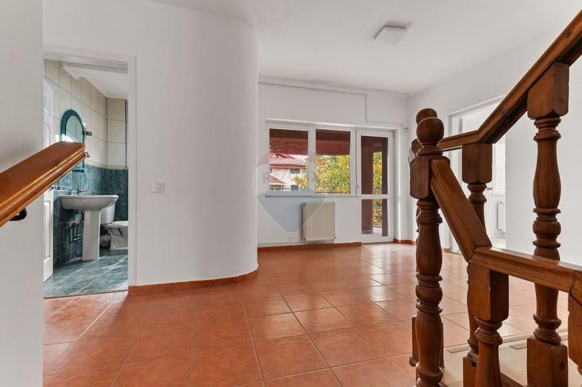 DE VANZARE  Vilă PIPERA/VOLUNTARI/ROND OMV - 24