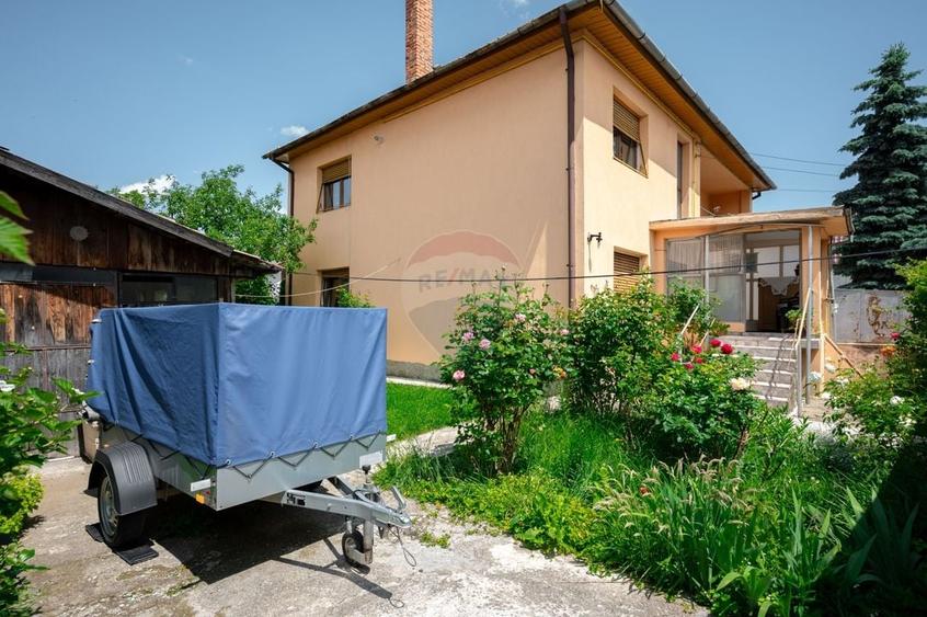 Apartament cu 4 camere la casă | 105 mp Utili | Curte 128 mp - 2