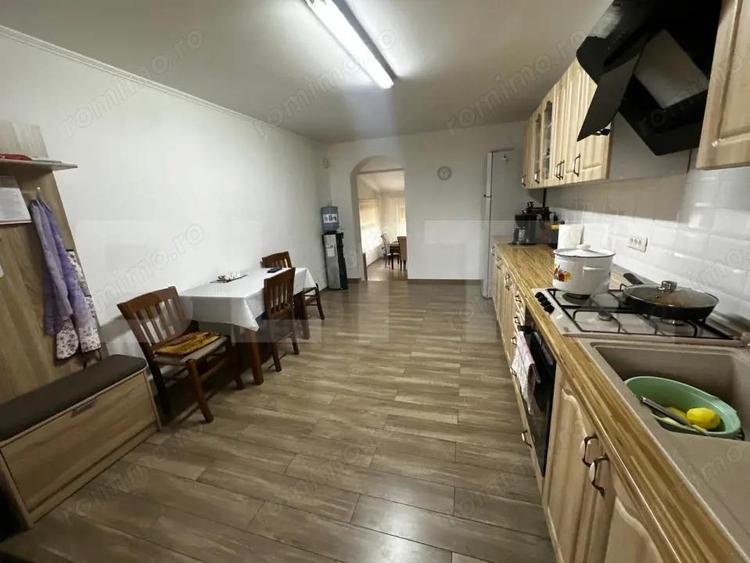 Casa spa?ioasa, aproape de centru, intr-o zona excelenta din Sebe? - 17