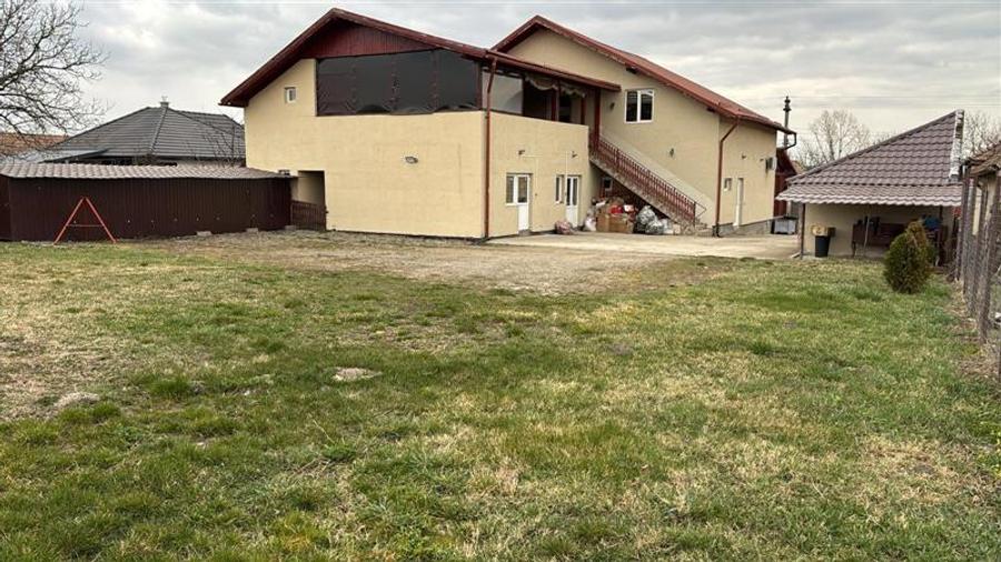 De vanzare spatiu comercial cu teren de 80 arii, Santioana, Jud Mures - 1