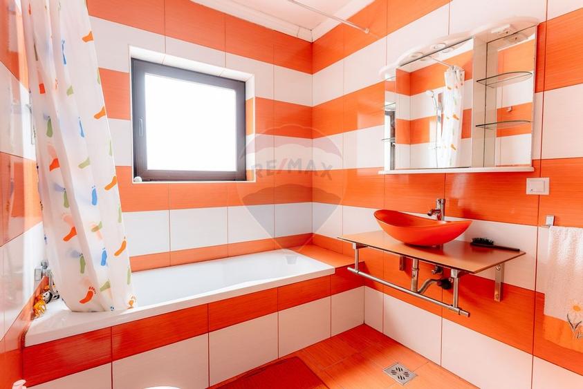 Casă de vânzare P+1 – 245 mp utili, teren 1.240 mp – Băbana,  Argeș - 10