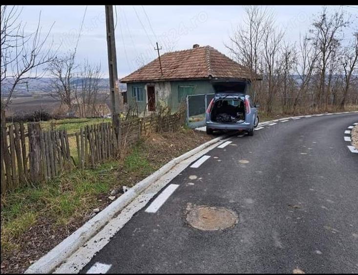 Teren cu casa veche de vanzare - 4