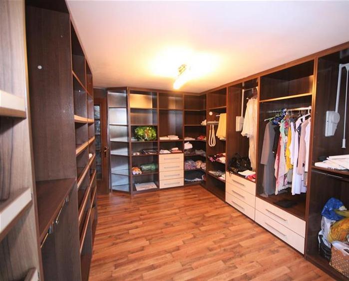 Corp vila, ideal locuinta, cu piscina si curte proprie in centru, Bucuresti - 28