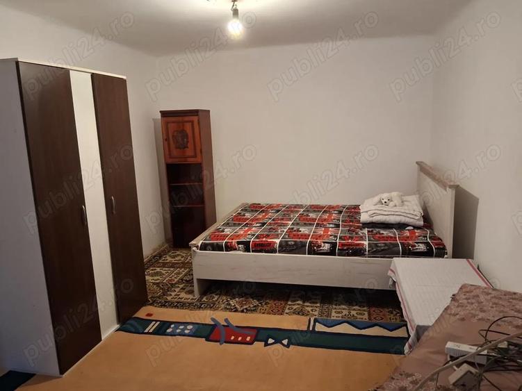 Inchiriez 3 camere -Casa- pe termen lung - 4