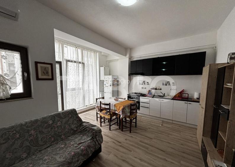 Apartament de vanzare 2 camere prima afisare zona Doamna Sta Apartament de vanzare 2 camere prima afisare zona Doamna Sta