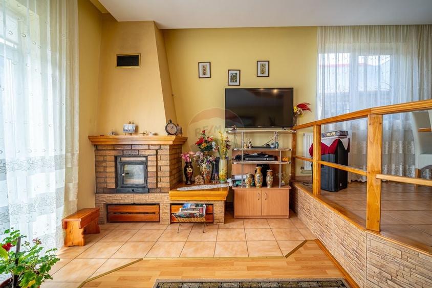 Casa spatioasa in Busteni, cu vedere superba catre Muntii Bucegi - 6