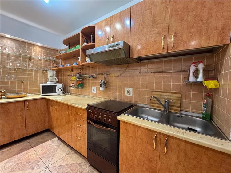 Refugiu de vis in Busteni – casa cocheta cu teren generos si priveliste spectacu - 8